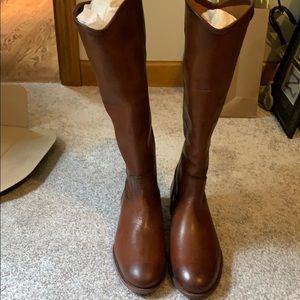 Frye Melissa Button 2 Boots in Cognac, size 8